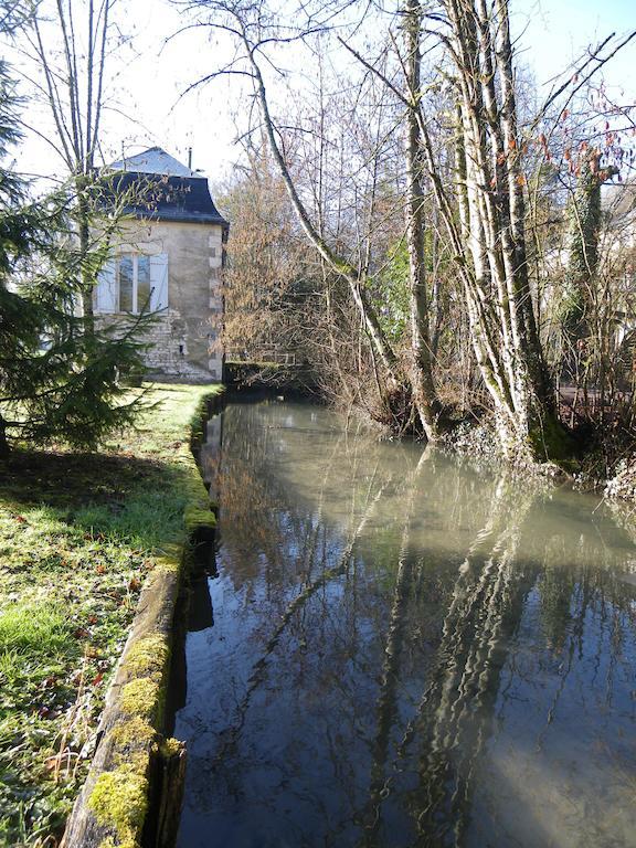 La Petite Varenne Turny Exterior photo